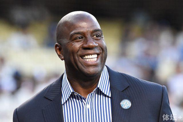 小萨32+21国王险胜鹈鹕3连胜 绿军大胜活塞