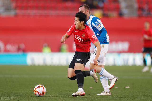 欧冠-萨拉赫破门埃利奥特建功 利物浦2-1里尔